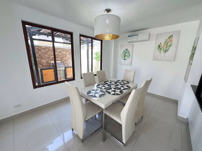 ¡Casa en Venta en Arraijan en Comunidad Cerrada!