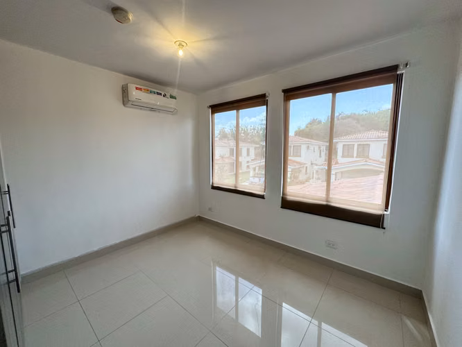¡Casa en Venta en Arraijan en Comunidad Cerrada!