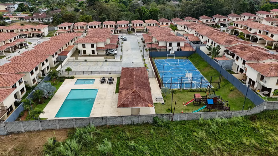 ¡Casa en Venta en Arraijan en Comunidad Cerrada!