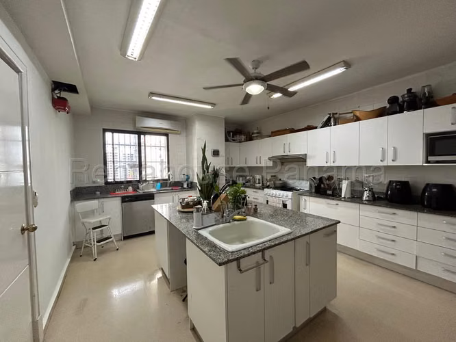 Venta de Apartamento de 607 m2 en PH Belvedere Park, Coco del Mar 25-9426GG