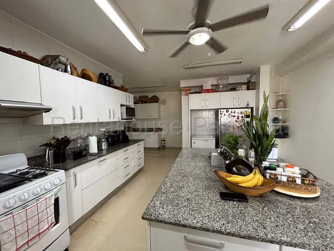 Venta de Apartamento de 607 m2 en PH Belvedere Park, Coco del Mar 25-9426GG