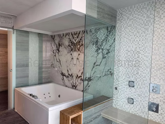 Venta de Penthouse Exclusivo con 944 m2 en Yoo and Arts, Avenida Balboa 25-6376GG