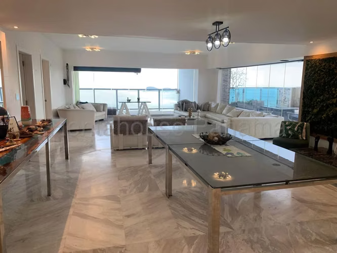 Venta de Penthouse Exclusivo con 944 m2 en Yoo and Arts, Avenida Balboa 25-6376GG
