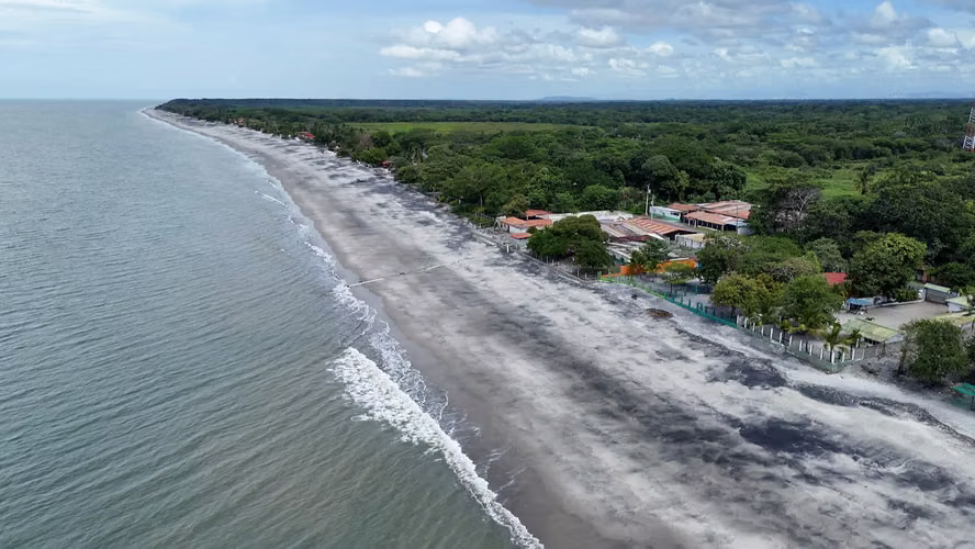Rincón en segunda línea del mar en Juan Hombrón