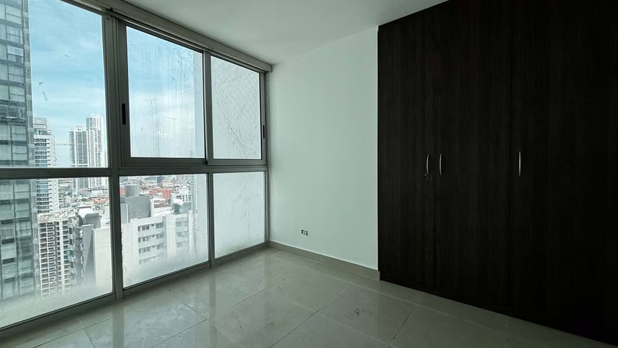 ¡Vive a pasos del Parque Urracá y la Cinta Costera! Apartamento con terraza en Bella Vista - Imagen 17