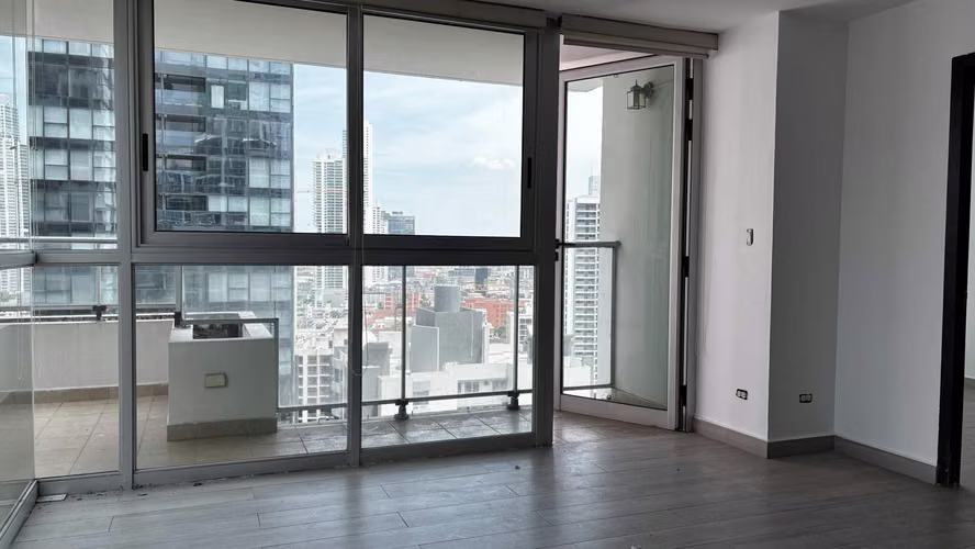¡Vive a pasos del Parque Urracá y la Cinta Costera! Apartamento con terraza en Bella Vista - Imagen 3