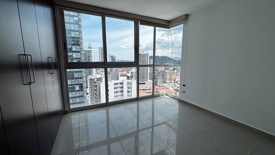 ¡Vive a pasos del Parque Urracá y la Cinta Costera! Apartamento con terraza en Bella Vista - Imagen 11