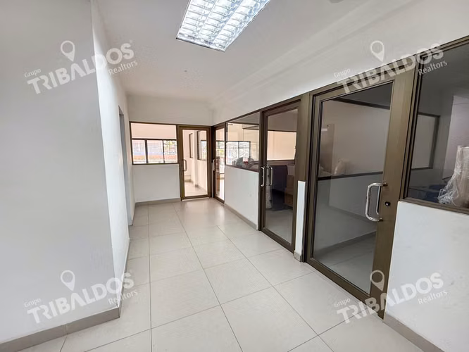 Venta de Galera en Parque Lefevre - Imagen 5