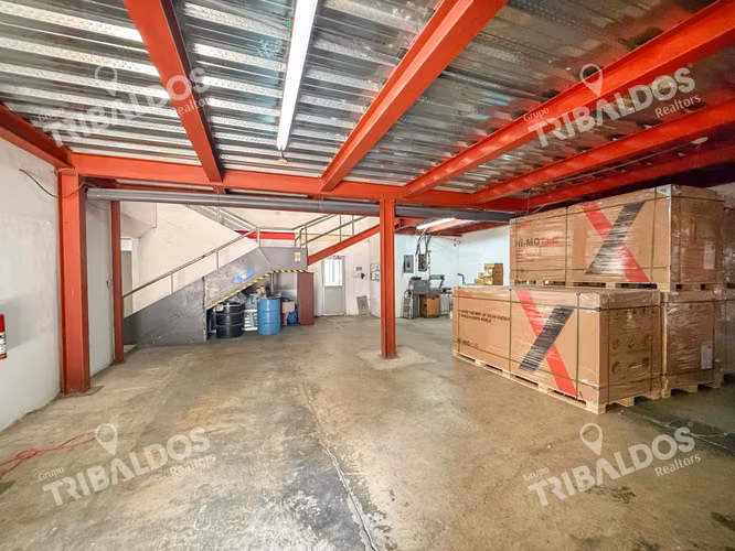 Venta de Galera en Parque Lefevre - Imagen 9