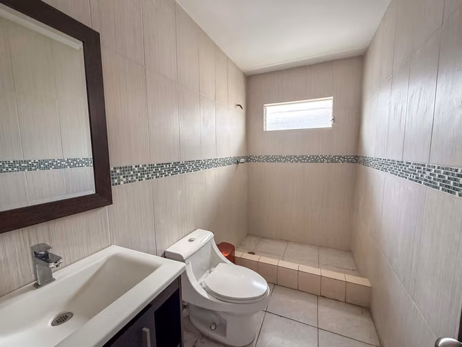 Venta de Galera en Parque Lefevre