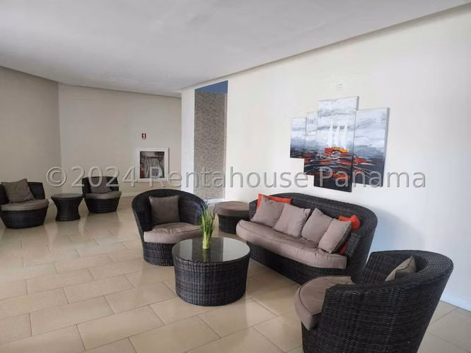 Venta de Apartamento Amoblado en PH Founders 4, Playa Blanca 25-4447GG
