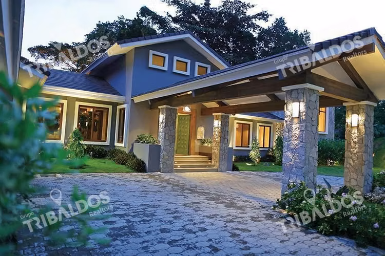 VENTA DE CASA EN EL VALLE, ANTÓN