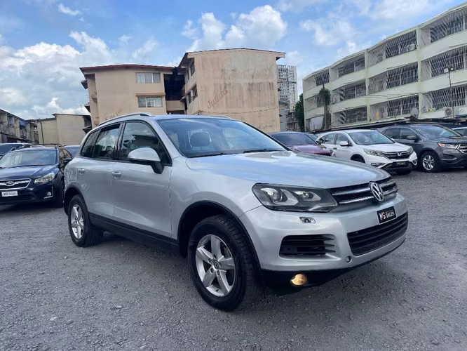 VOLKSWAGEN TOUAREG 2011 AUTOMATICO