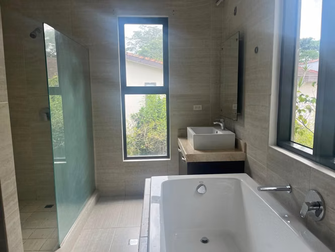 BANCO VENDE CASA EN PH NATIVA EN PANAMÁ PACÍFICO - Imagen 15