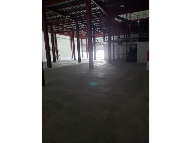 COSTA DEL ESTE / PARQUE INDUSTRIAL / GALERA / 1800M / 2 NIVEL / ANDEN