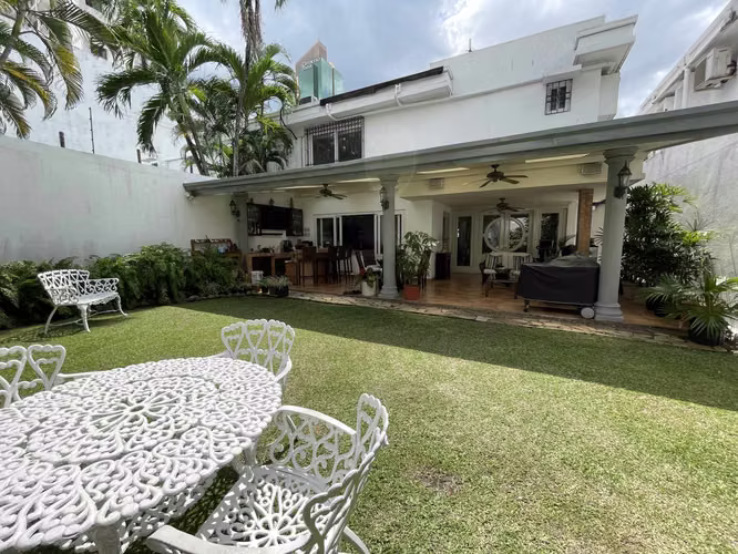 SE VENDE CASA EN OBARRIO