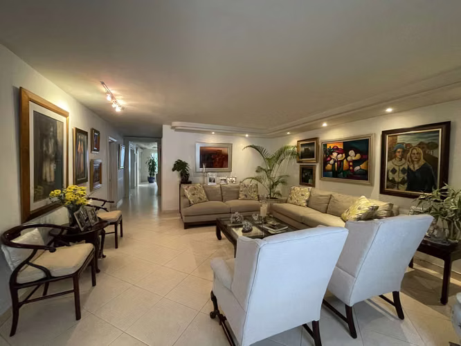 SE VENDE CASA EN OBARRIO