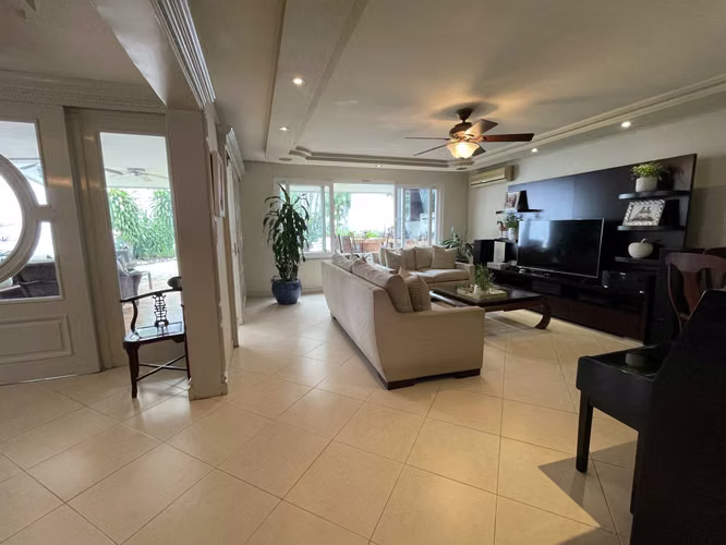 SE VENDE CASA EN OBARRIO
