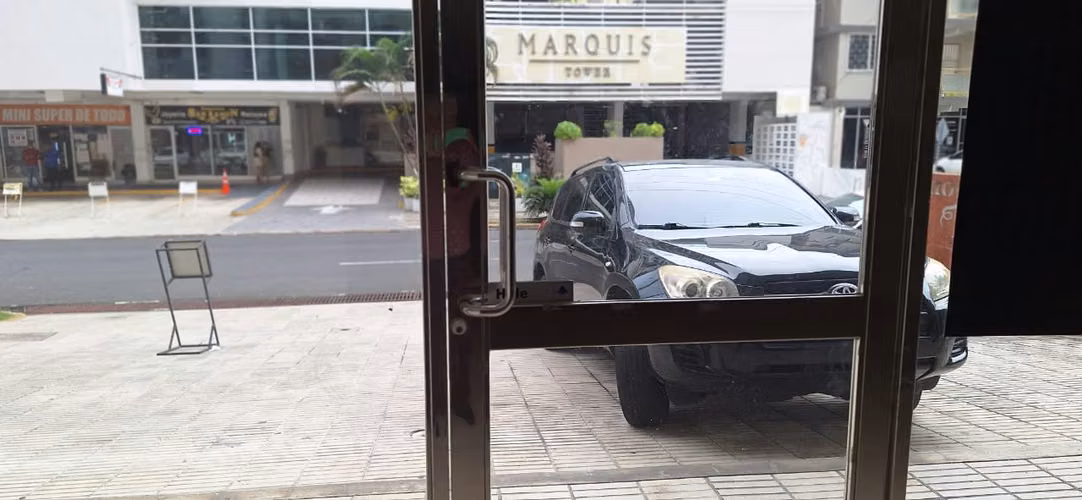 local en el cangrejo,exelente ubicacion 214 metros - Imagen 10