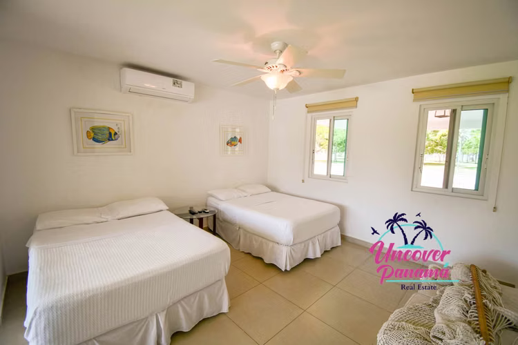 Lujosa villa en venta de cuatro dormitorios en Bijao