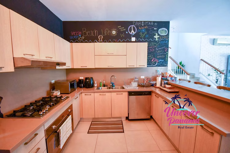 Lujosa villa en venta de cuatro dormitorios en Bijao