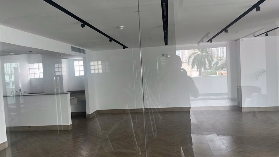 Banco vende apartamento en P.H. Zaphiro (d) - Imagen 9