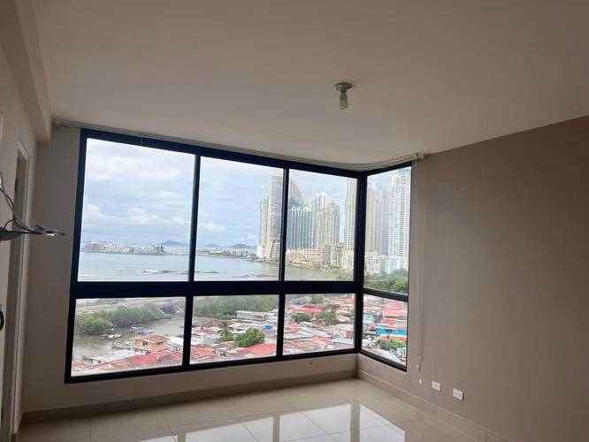 Banco Vende apartamento en PH San Francisco Bay - Imagen 7