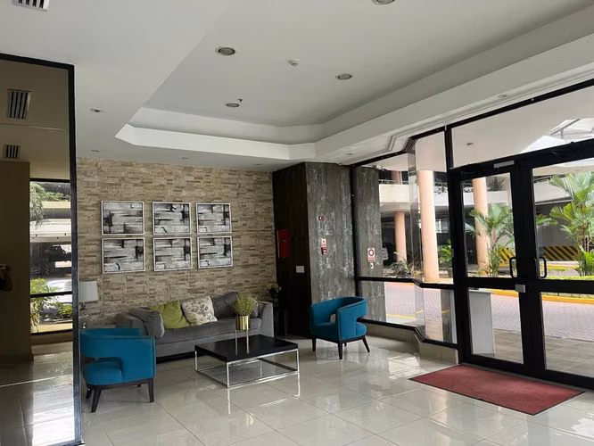 Banco Vende apartamento en PH San Francisco Bay - Imagen 13