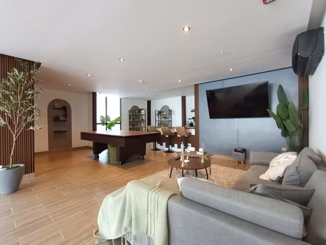 Apartamento amoblado de 98 m2 en Bella Vista, | A pasos de la Cinta Costera