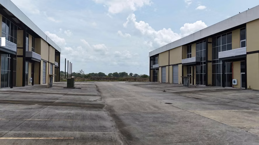 Bodega Industrial en Alquiler con Oficinas | 526 m² | Tocumen