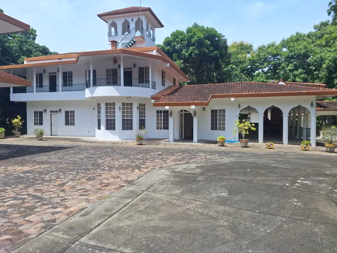Propiedad con 3 Casas en Santa Clara, Coclé, Panamá