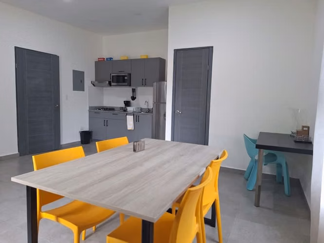 Venta de Propiedad Airbnb en Cabuya con 4 Apartamentos y Potencial de Expansión