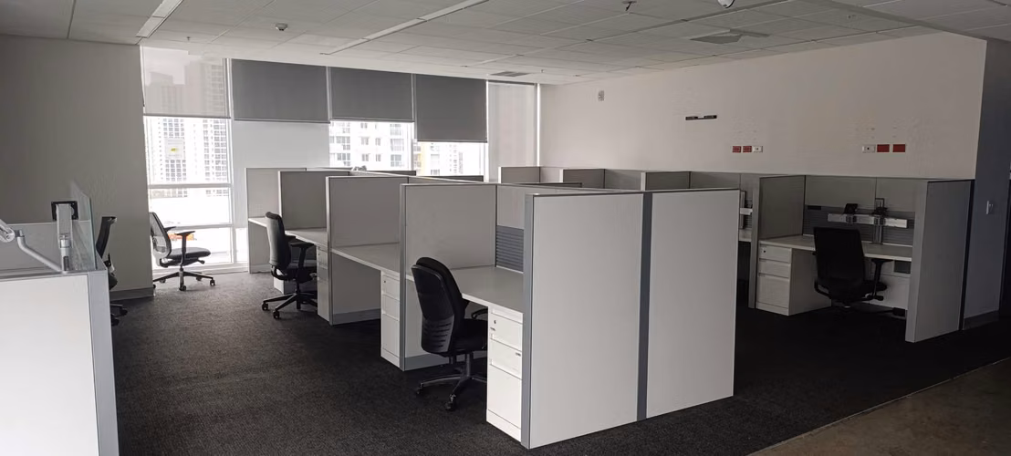 SE ALQUILAN OFICINAS DE 734.10 Y 1369 M2 EN CONDADO BUSINESS CENTER