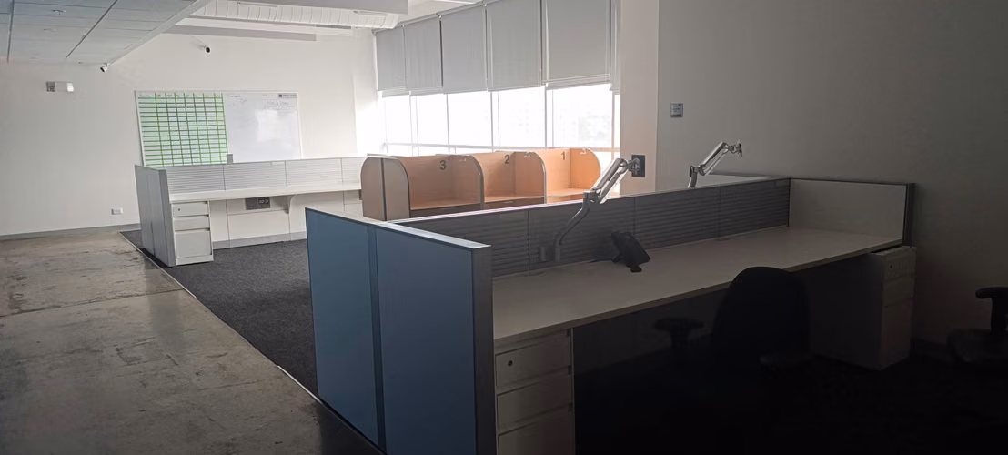 SE ALQUILAN OFICINAS DE 734.10 Y 1369 M2 EN CONDADO BUSINESS CENTER