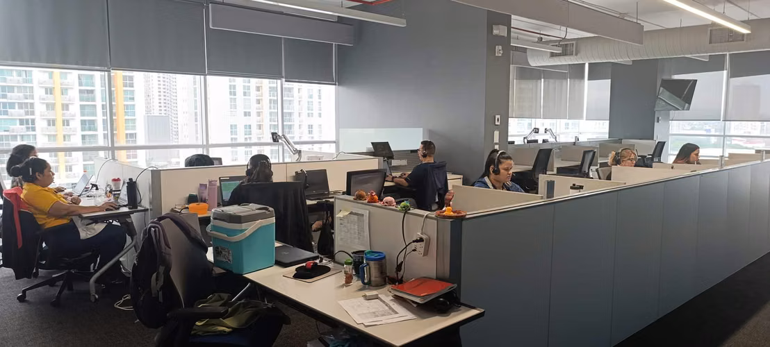 SE ALQUILAN OFICINAS DE 734.10 Y 1369 M2 EN CONDADO BUSINESS CENTER
