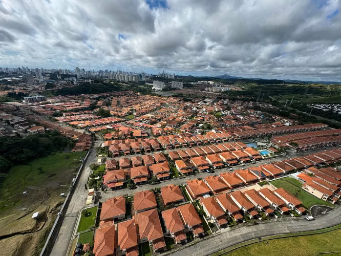 Melissa Foster Luxury Vende Apartamento en Ph Country Heights, Condado del Rey MF1282 - Imagen 7