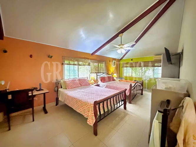 Se Vende Hermosa Casa de Playa con Piscina en Coronado
