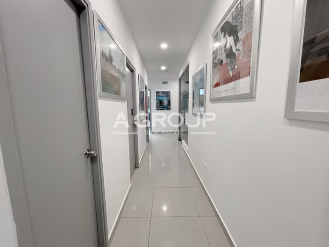 Ganga Ocean Business Plaza - Se vende oficina amoblada - Imagen 2