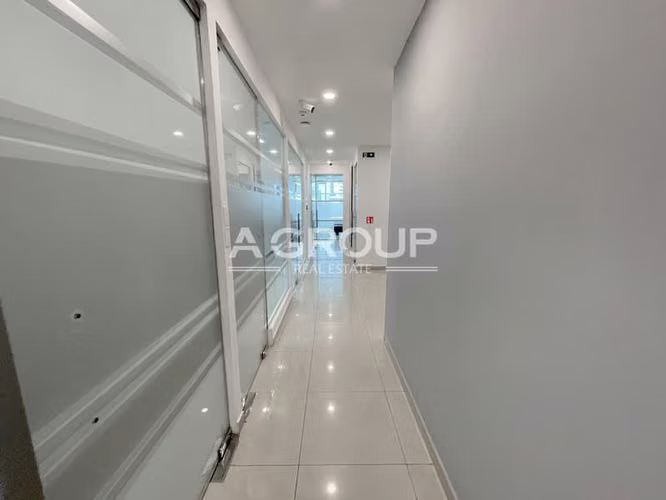 Ganga Ocean Business Plaza - Se vende oficina amoblada - Imagen 11