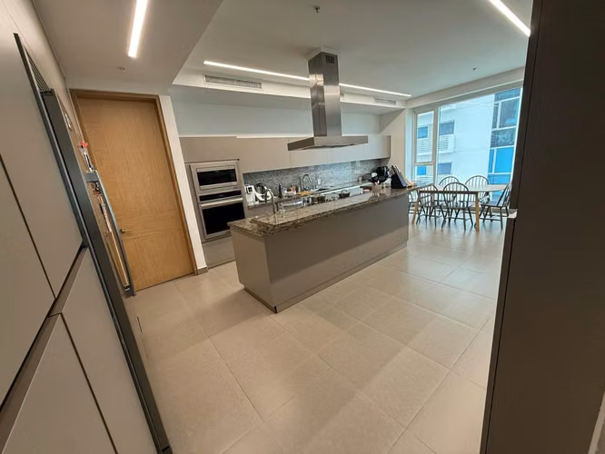 Se vende apartamento en primera línea Costa del Este
