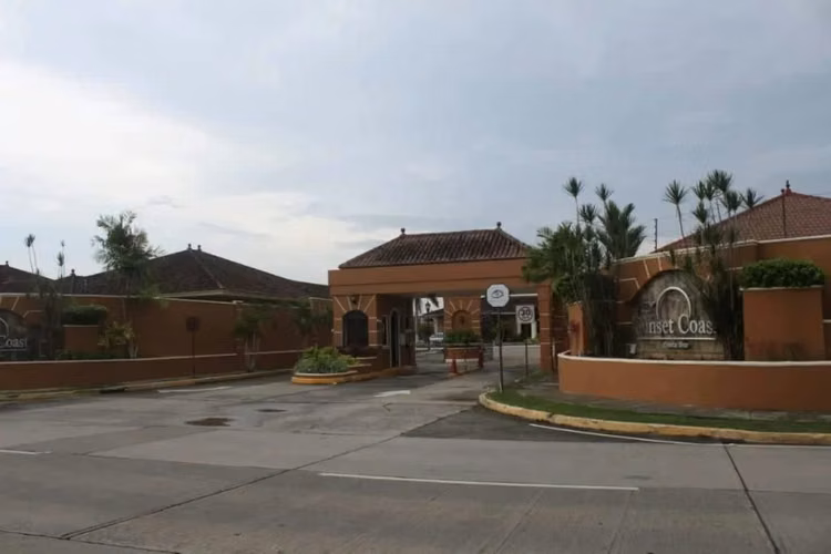 Melissa Foster Luxury vende casa en Residencia Sunset Coast, Costa Sur MF1358