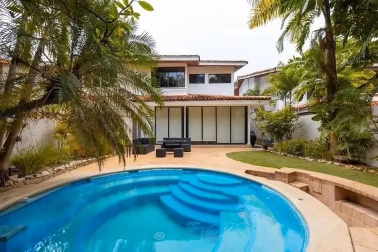 Melissa Foster Luxury vende hermoso dúplex en Obarrio MF1061