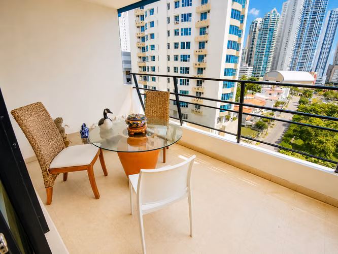 Torre Alamar, Paitilla | 270 m² · Vista al Mar y Parque – $380,000
