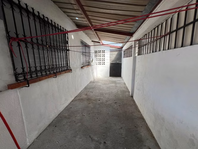 CHANIS CASA SAN GERARDO MAYELA EN VENTA