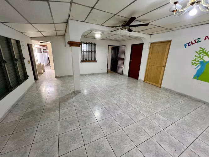 CHANIS CASA SAN GERARDO MAYELA EN VENTA