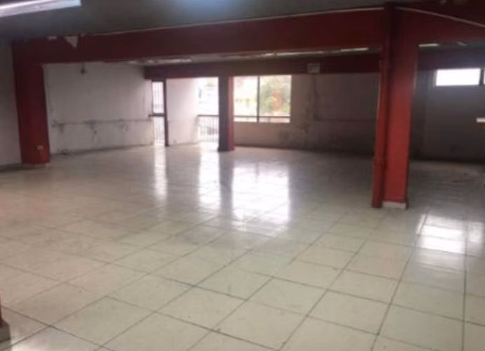 Venta de Edificio Comercial en Calidonia, 3,330m2 de construcción