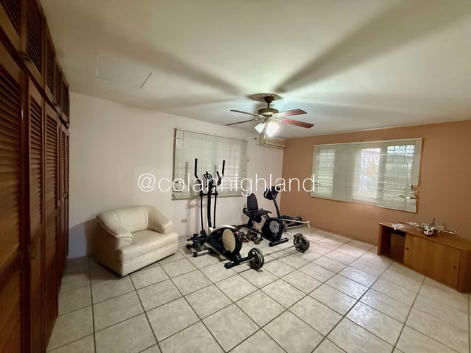 Se Vende Casa con Pisicna en Villa Lucre - Imagen 7