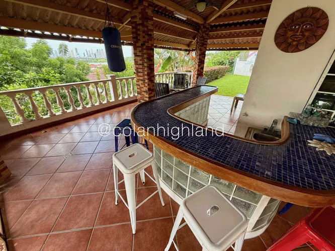 Se Vende Casa con Pisicna en Villa Lucre - Imagen 10