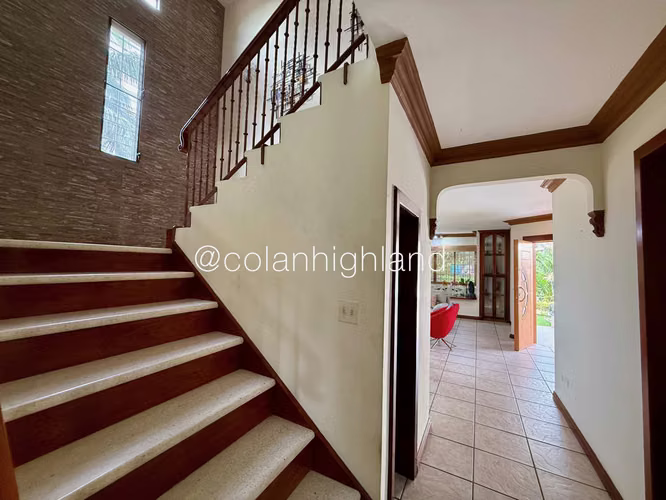 Se Vende Casa con Pisicna en Villa Lucre - Imagen 17