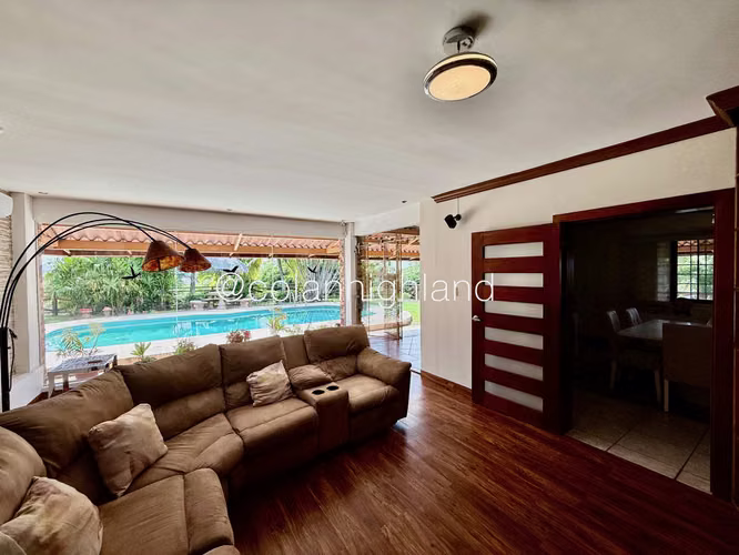 Se Vende Casa con Pisicna en Villa Lucre - Imagen 18